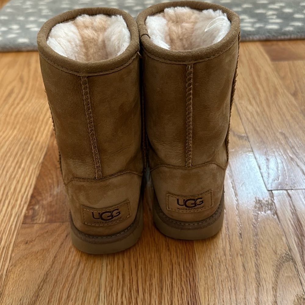 Kids original UGGS size 13. Brand new condition. Worn once. Pet/smoke free home!